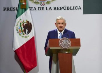 AMLO mantendrá política energética de fortalecimiento de Pemex y CFE
