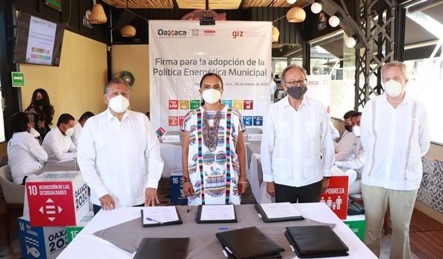 El gobierno de Oaxaca establece política energética municipal