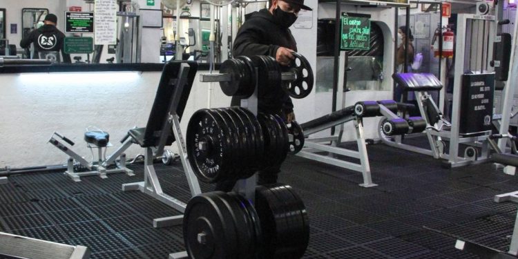 Sector servicios no financieros siguen estancados, reportan una caída de 6% en enero de 2021