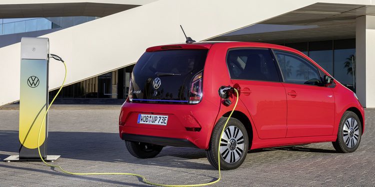 Ventas de autos eléctricos crece 41% en el mundo; México crece, pero