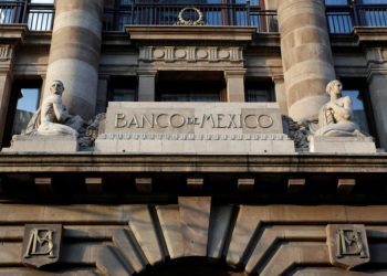 Mejora expectativa de crecimiento económico; incertidumbre política limitará economía: Banxico