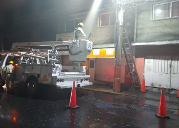 Casi 300 mil usuarios se quedaron sin energía eléctrica anoche: CFE