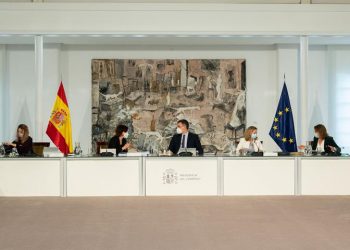 Gobierno español lanza tercer programa para adquirir vehículos eléctricos o híbridos e instalar infraestructura de recarga