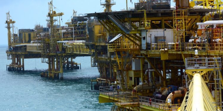 Pemex prevé mantener nivel de deuda financiera de 105 MMDD al 2025