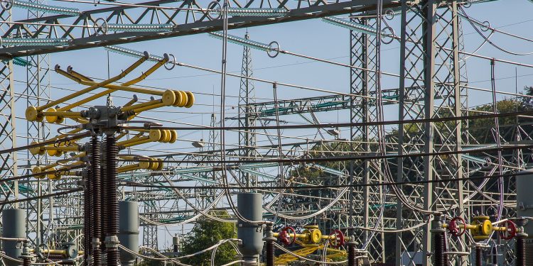 CFE enfrentaría costos adicionales por 382.8 MMDP, si deja de comprar energía a PIE