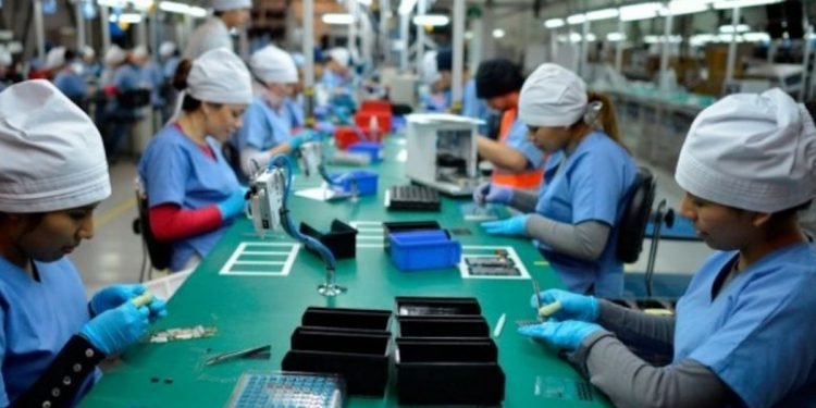 Indicador Global de la Actividad Económica (IGAE) baja 0.3% en febrero, cuarto mes a la baja