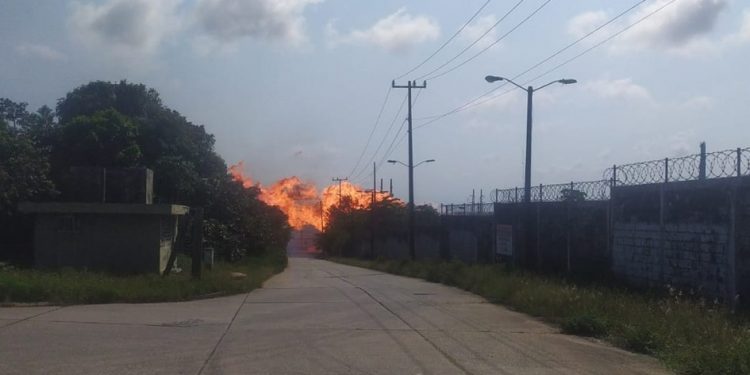 Complejo petroquímico Morelos sale de operación por accidente; produce etileno, etano y oxigeno