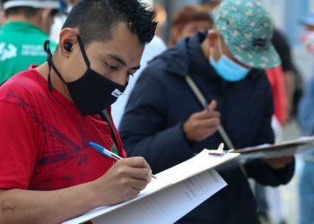 Desempleo baja a 6.7% en la OCDE en febrero, todavía por arriba del nivel prepandemia; México estable en 4.5%