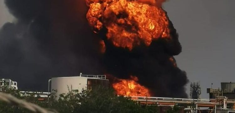 Incendio en refinería “Gral. Lázaro Cárdenas” de Pemex en Minatitlán
