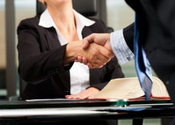 Conferencia de Mesa Redonda “La mujer en la abogacía”