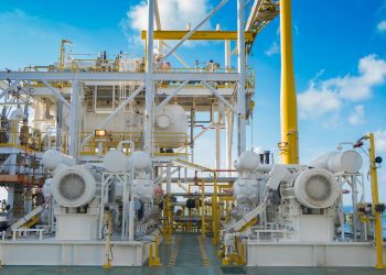 Economía jala a industria petrolera; precios del crudo entre 45-65 db: Moody´s