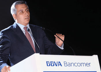 Urge reforma fiscal en México; elecciones, un factor que definirá precio del dólar: BBVA