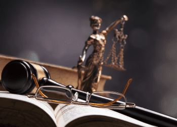 Juez otorga primera suspensión provisional a la Ley de Hidrocarburos de AMLO