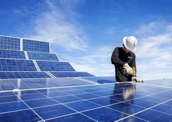 Profesionales de la energía fotovoltaica profesionalizarán la industria y apoyarán a universidades