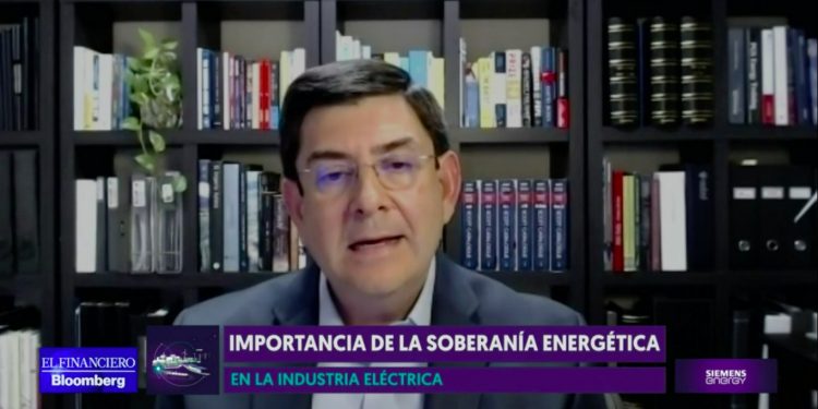 Estancados 128 proyectos del sector energético por falta de permisos: CCE