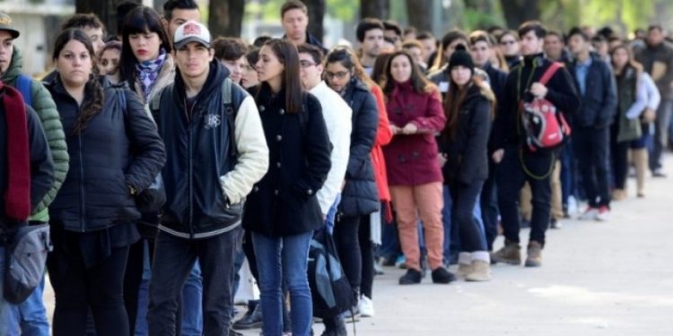 Ocupación y empleo: 12.7 millones se suman a la PEA en abril; 2.7 millones sin trabajo