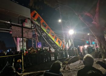 Estructura del Metro de la Línea 12 colapsa sobre Av. Tláhuac I Videos