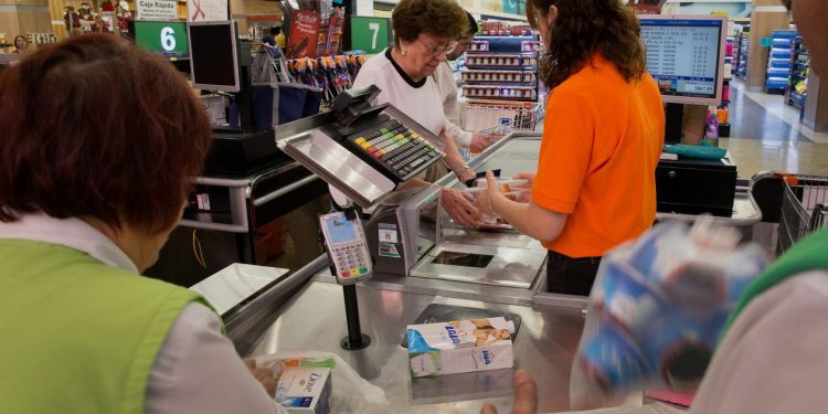 Ventas de tiendas ANTAD suben 38.4% en abril
