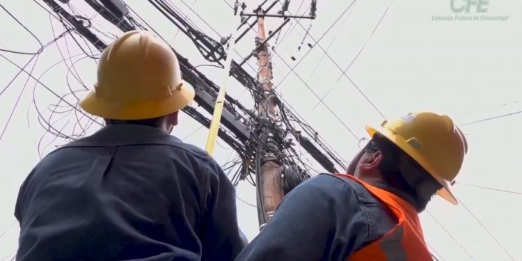 Generación, transmisión y distribución de energía eléctrica, estancada; actividad industrial baja 0.2% en abril