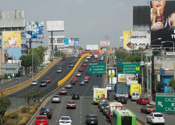 Publicidad exterior ilegal y viola la normas del TMEC