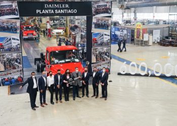 Daimler Trucks celebra la producción de su unidad 600mil en Planta Santiago, para FEMSA