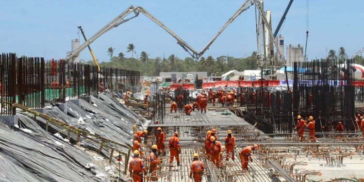 Dos Bocas, llegan equipos de refinación de Corea del Sur