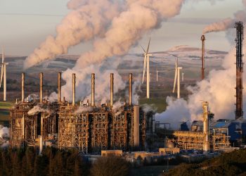 Lograr cero neto para 2050 requerirá hasta $173 BDD en transición energética: BloombergNEF