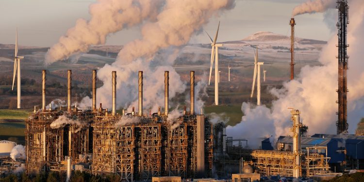 Lograr cero neto para 2050 requerirá hasta $173 BDD en transición energética: BloombergNEF