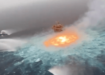 Incendio en Campeche, evidencia riesgos del modelo fósil: Greenpeace