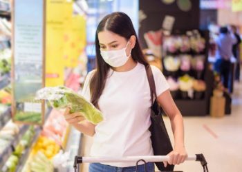 Confianza del consumidor sube 1.5 puntos; se espera mejoría en los próximos 12 meses