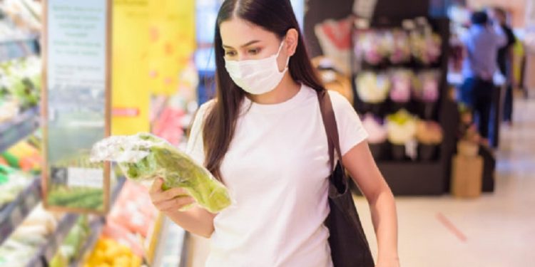 Confianza del consumidor sube 1.5 puntos; se espera mejoría en los próximos 12 meses