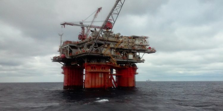 Eni anuncia nuevo hallazgo de petróleo en alta mar de México