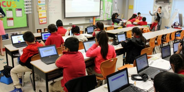 Escuelas particulares abortan proyecto de NOM para regular servicios propuesto por Economía