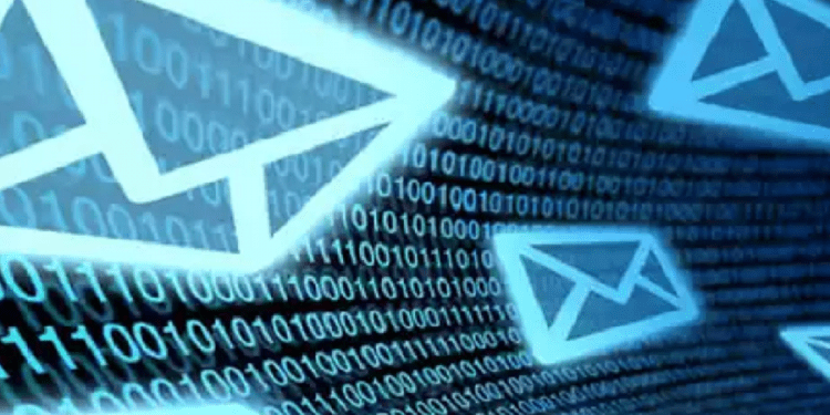 Correos electrónicos y una bandeja de entrada llena contaminan y consumen energía