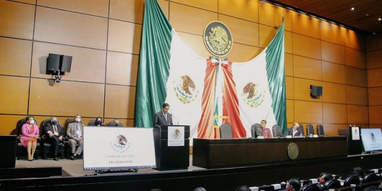 Paquete Económico 2022: mezcla mexicana de 55.1 dólares y una plataforma de producción de petróleo de 1.8 mbd