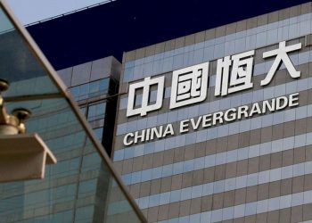 China sacude a los mercados; Evergrande: ¿pagará, «default» o rescate?