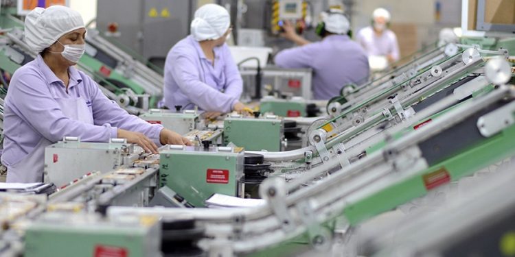 Productividad laboral baja 1.3% en trimestre abril-junio