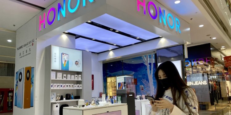 HONOR supera a Xiaomi y se convierte en la tercera marca más grande de smartphones en China