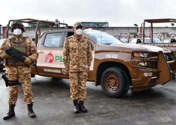 Pemex entrega vehículos para combatir «huachicol»
