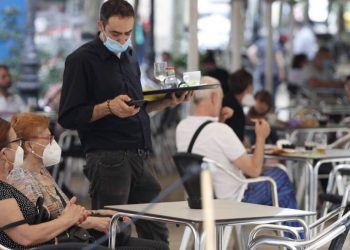 IGAE sube 0.5% en julio, impulsado por sector servicios