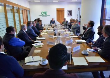 Bartlett da línea a directivos de la CFE para cerrar filas a favor de la Reforma Eléctrica