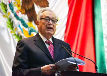 Bartlett anuncia construcción de 16 plantas de generación de energía