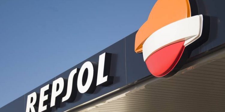 Repsol lanza tarjeta y app para carga de combustible