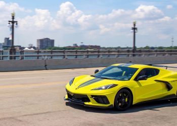GM pone a la venta 12 Corvette Stingray C8.R, el superdeportivo soñado