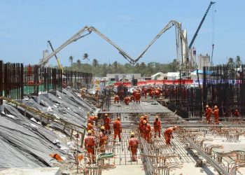 Obras del gobierno obtendrán autorizaciones, dictámenes, permisos y licencias en 5 días