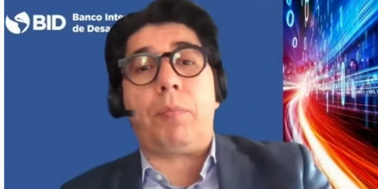 Movilidad eléctrica requiere apoyo del sector público: BID