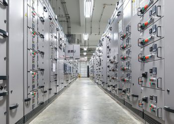 Sector eléctrico mundial necesita 140 TWh de almacenamiento para alcanzar una red neta cero en 2040