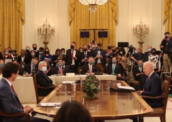 AMLO aborda reforma eléctrica en la Cumbre de Líderes de América del Norte; Canadá apoyará modernización de hidros