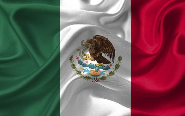 Fitch Ratings ratifica calificación a México; preocupa carga tributaria de Pemex