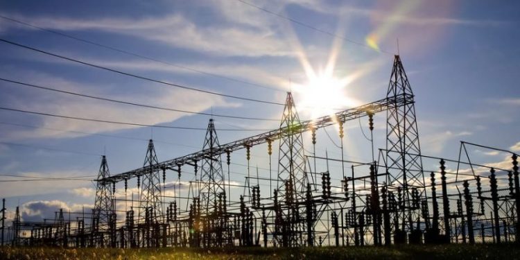 PIB de electricidad, agua y gas cae 1.6% en el tercer trimestre; PIB baja 0.4% en el periodo